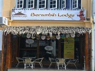Berambih Lodge Кучінг Екстер'єр фото